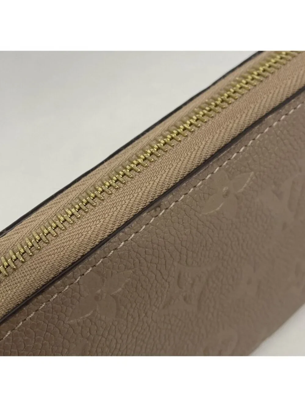Louis Vuitton Wallet Monogram Empreinte Zippy Tourterelle